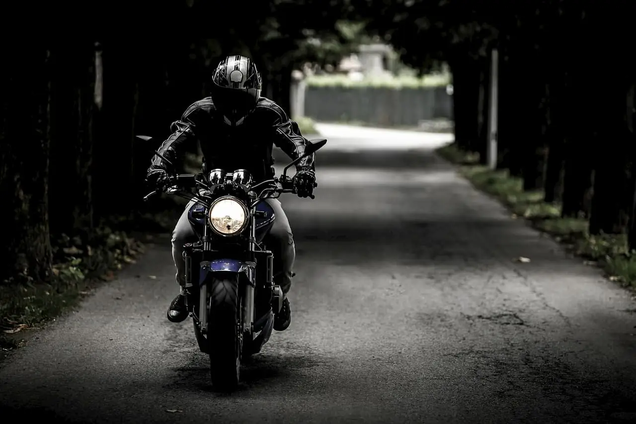Jak spisać umowę kupna-sprzedaży motocykla