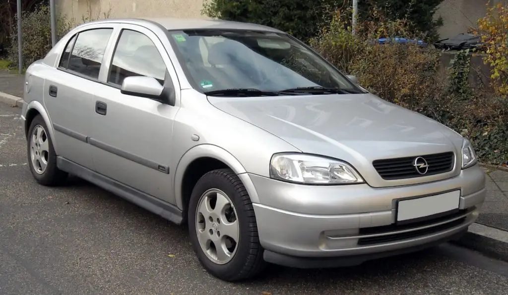 Opel Astra G hatchback - segment C