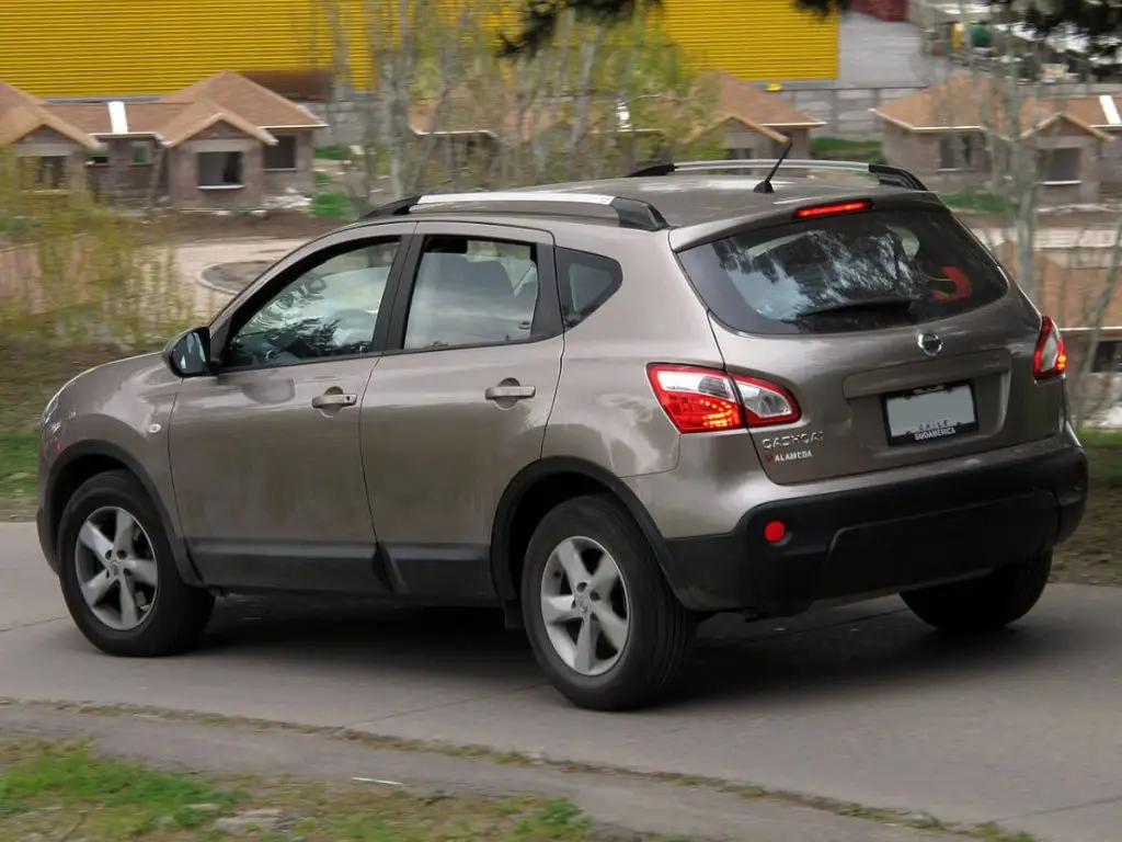 Nissan Qashqai I po liftingu; tył auta